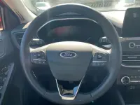 Käytetty Ford Focus Titanium 125 HP (91 kW) 2022 Punainen Farmari