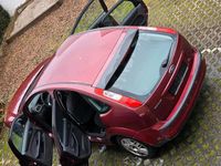 Gebraucht Ford Focus 100 PS (73 kW) 2004 Rot Kleinwagen