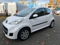 Gebraucht Peugeot 107 68 PS (50 kW) 2011 Weiß Kleinwagen