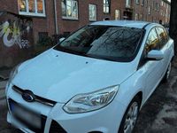 Gebraucht Ford Focus Trend 125 PS (91 kW) 2013 Weiß Limousine
