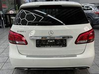 Gebraucht Mercedes 180 109 PS (80 kW) 2016 Calcitweiss  unilack Limousine