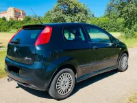 Gebraucht Fiat Grande Punto 95 PS (69 kW) 2007 Schwarz Kleinwagen