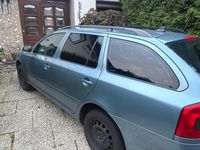 Gebraucht Skoda Octavia Ambiente 160 PS (117 kW) 2010 Blau Kombi