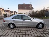 Gebraucht Mercedes 200 116 PS (85 kW) 2000 Silber Limousine