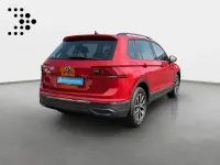 Gebraucht VW Tiguan Life 150 PS (110 kW) 2021 Rot SUV