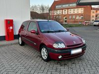 Gebraucht Renault Clio II 97 PS (71 kW) 2001 Rot Kleinwagen