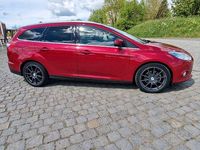 Gebraucht Ford Focus 103 PS (75 kW) 2012 Rot Kombi