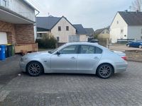 Gebraucht BMW 525 212 PS (155 kW) 2005 Silber Limousine