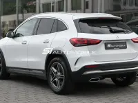 Gebraucht Mercedes GLA250 AMG line 224 PS (164 kW) 2023 Digitalweiss  metalliclack SUV
