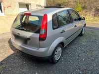Gebraucht Ford Fiesta 80 PS (58 kW) 2002 Silber Kleinwagen