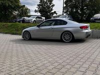 Gebraucht BMW 330 Sport Line 272 PS (200 kW) 2007 Silber Coupé
