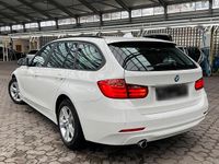 Gebraucht BMW 316 115 PS (84 kW) 2015 Weiß Kombi