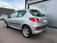 Gebraucht Peugeot 206+ Basis 75 PS (55 kW) 2010 Grau Kleinwagen