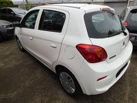 Gebraucht Mitsubishi Space Star Basis 71 PS (52 kW) 2019 Weiß Kleinwagen