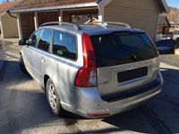 Gebraucht Volvo V50 Drive Kinetic 114 PS (83 kW) 2011 Grau metallic Kombi