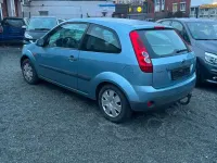 Gebraucht Ford Fiesta 97 PS (71 kW) 2006 Blau Kleinwagen