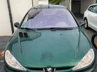 Gebraucht Peugeot 206 75 PS (55 kW) 2001 Grün Kleinwagen