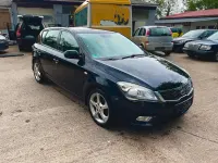Gebraucht Kia Ceed 90 PS (66 kW) 2010 Schwarz Kleinwagen