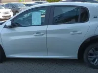 Gebraucht Peugeot e-208 Active 100 kW (136 PS) 2021 Lack weiss perlglänzend Kleinwagen