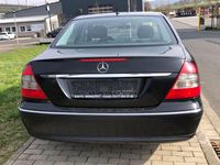 Gebraucht Mercedes E220 Elegance 170 PS (125 kW) 2007 Schwarz Limousine