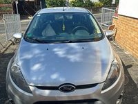 Gebraucht Ford Fiesta Titanium 82 PS (60 kW) 2012 Silber Limousine