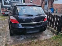 Second-hand Opel Astra 105 CP (77 kW) 2004 Albastru Hatchback