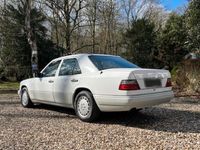 Gebraucht Mercedes E320 220 PS (161 kW) 1994 Weiß Limousine