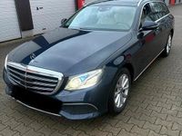 Gebraucht Mercedes E220 194 PS (142 kW) 2018 Blau Kombi