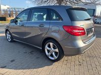 Gebraucht Mercedes B180 122 PS (89 kW) 2014 Grau Van / Kleinbus