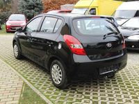 Gebraucht Hyundai i20 Classic 77 PS (56 kW) 2012 Schwarz Limousine