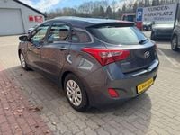 Gebraucht Hyundai i30 Classic 101 PS (74 kW) 2017 Grau Limousine