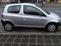 Gebraucht Toyota Yaris 92 PS (67 kW) 2001 Silber metallic Kleinwagen