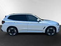 Gebraucht BMW iX3 M Sport 210 kW (286 PS) 2022 Mineralweiss metallic SUV