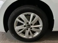 Gebraucht VW Touran 150 PS (110 kW) 2021 Weiß Van / Kleinbus