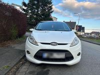 Gebraucht Ford Fiesta 104 PS (76 kW) 2009 Weiß Kleinwagen