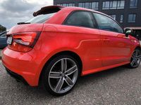Gebraucht Audi A1 S-Line 192 PS (141 kW) 2015 Rot Kleinwagen