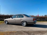 Gebraucht BMW 525 170 PS (125 kW) 1989 Silber Limousine