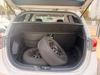 Gebraucht Hyundai ix20 116 PS (85 kW) 2015 Weiß Kleinwagen