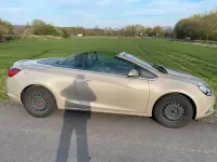 Usata Opel Cascada 140 CV (102 kW) 2013 Beige Cabrio
