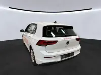 Second-hand VW Golf VIII Life 150 CP (110 kW) 2023 Alb Berlinǎ