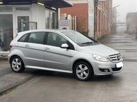 Gebraucht Mercedes B200 140 PS (102 kW) 2010 Polarsilber  metalliclack Van / Kleinbus