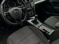 Gebraucht VW Golf VII Comfortline 140 PS (102 kW) 2014 Weiß Limousine