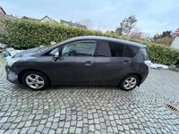 Gebraucht Toyota Verso Skyview Edition 150 PS (110 kW) 2015 Grau Van / Kleinbus