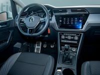 Gebraucht VW Touran 150 PS (110 kW) 2022 Silber Van / Kleinbus