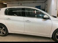 Gebraucht Peugeot 308 130 PS (95 kW) 2015 Weiß Limousine