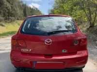 Usata Mazda 3 105 CV (77 kW) 2007 Rosso Utilitaria
