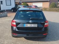 Gebraucht Skoda Rapid Ambition 90 PS (66 kW) 2015 Schwarz Kleinwagen