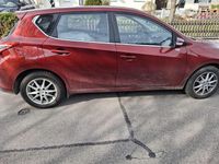 Gebraucht Nissan Pulsar 116 PS (85 kW) 2015 Rot Kleinwagen