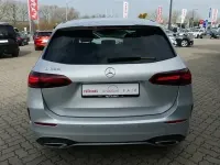 Gebraucht Mercedes B200 AMG line 177 PS (130 kW) 2024 Silber Kleinwagen