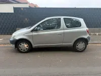 Gebraucht Toyota Yaris Eco 68 PS (50 kW) 2000 Silber Kleinwagen